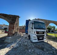 Un șofer român de TIR a distrus un monument istoric din Spania, construit în 1783. Bărbatul ar putea plăti pentru reparații